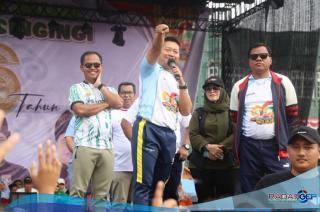 Bupati Suhardiman Amby Resmi Buka Festival Pacu Jalur HUT ke-26 Kuansing